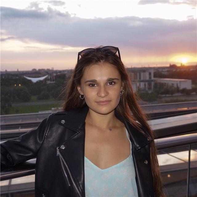 Doy clases de cualquier materia de primaria, eso y bachiller