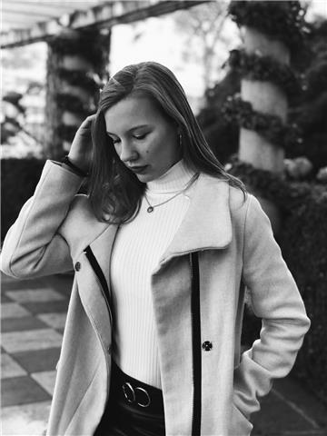 Profesora de inglés..con certificado level b2. para niños hasta 3 eso