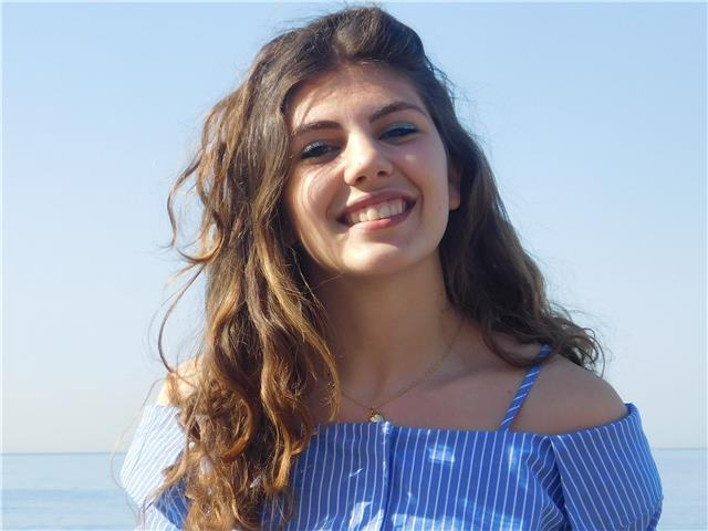 studentessa al secondo anno di Lingue offre ripetizioni di inglese a studenti delle medie e liceo