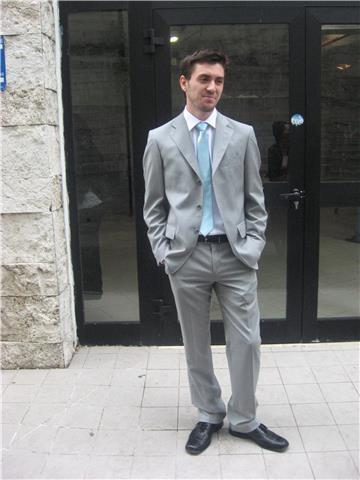 Laureato in italianistica impartisce ripetizioni di italiano, storia, geografia, storia dell'arte e scienze e aiuto compiti. ho un'esperienza di quattro anni, nel corso dei quali ho seguito ragazzi e ragazze delle elementari, medie per aiuto compiti e lez