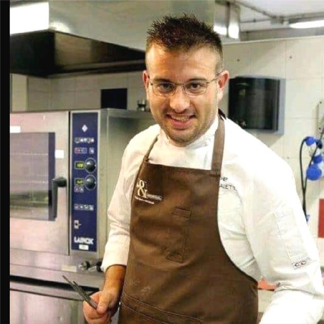 Chef professionista offre lezioni private anche online