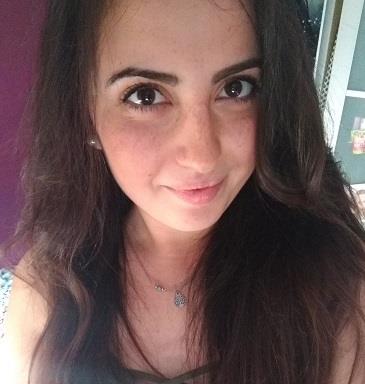 Laureanda in lingue straniere propone lezioni di francese e inglese e aiuto compiti per studenti di medie e superiori