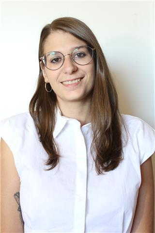 Graduada en filosofía por la universidade de santiago de compostela se ofrece como profesora particular para impartir clases dinámicas y productivas