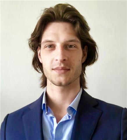 english level: C1. student at edhec, pursuing a msc degree in business management with specialization in entrepreneurship