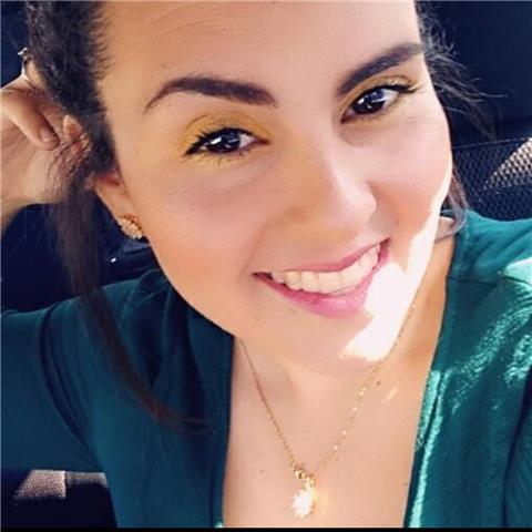 Maestra de Administración con 12 años de experiencia, especialista en Recursos Humanos y Capacitación