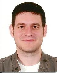 Ingeniero imparte clases de matemáticas y ciencias