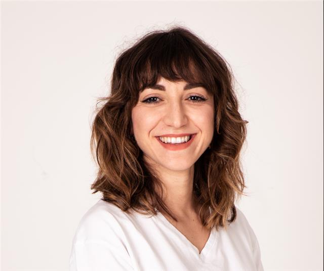 Insegnante di inglese con 4 anni d’esperienza offre lezioni private d’inglese a bambini e adulti a Brescia. 
Master in lingua inglese. Certificazioni: PET e IELTS