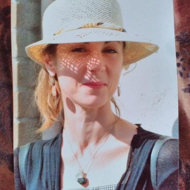 Offro ripetizioni di Inglese a studenti di scuole elementari, medie e superiori 
- Servizio di traduzione testi da/in Spagnolo. 
- Lezioni complete di doposcuola per elementari e medie
- Lezioni di italiano per stranieri