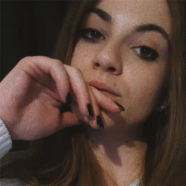 Salve, sono Oana ho 22 anni e do ripetizioni a bambini e ragazzi, dalle elementari alle medie, per qualsiasi materia