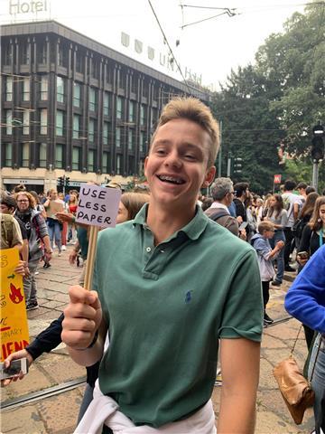 Studente universitario madrelingua inglese di Milano. Sono disponibile sia per lezioni di grammatica/scrittura che per fare conversazione
