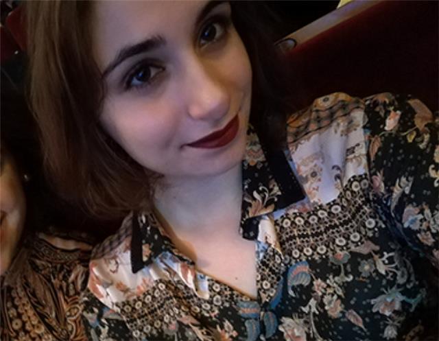 ragazza di 21 anni offre lezioni di inglese, Autocad, Karate