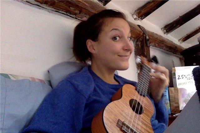 French but not only ! Full of joy and sun from the beaches where I teach scuba diving and languages :-)