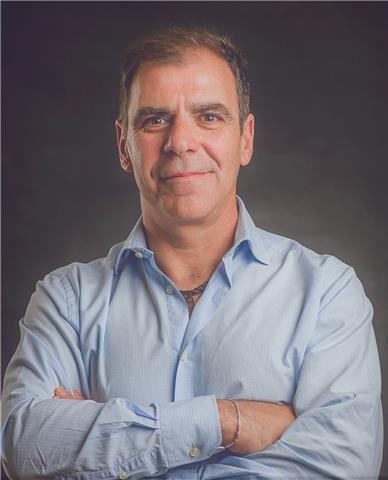 Profesor de comercio y marketing y administración y finanzas