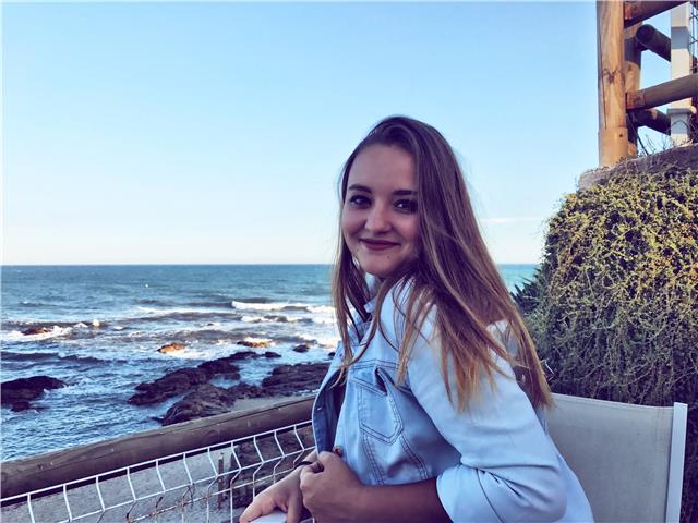 Doy clases particulares de inglés e italiano. también puedo impartir refuerzo hasta la eso