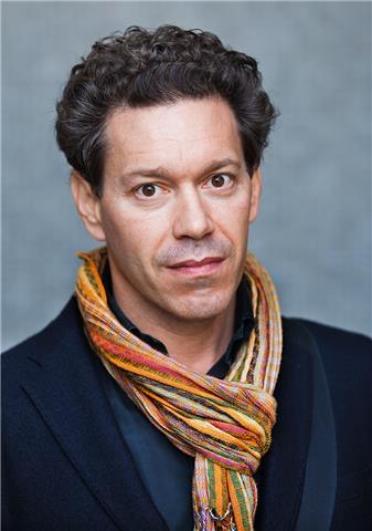 Nativo - american & british in badajoz capital / skype