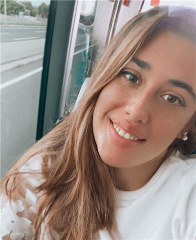 Profesora de matemáticas y lengua que estudia 4º de magisterio de educación primaria se ofrece a dar clases particulares a niños y estudiantes, a domicilio u online