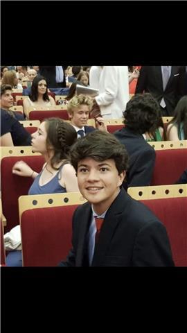 Estudiante de tercero de ingeniería industrial, comprometido y atento. me gustaría dar clases a niños de primaria, de la eso o bachillerato