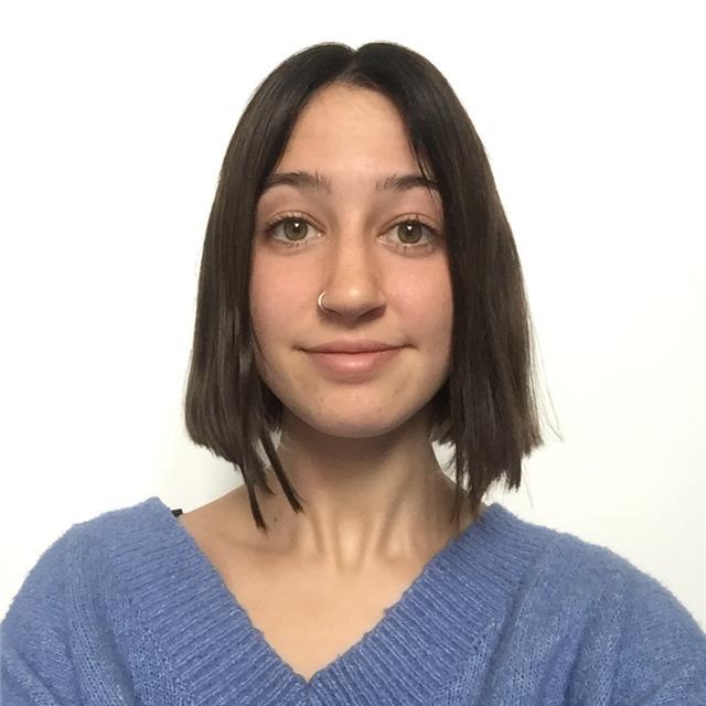 Soy una estudiante del grado de pedagogía (estudios de educación y de psicología), y desde siempre me ha gustado ser profesora y enseñar diversas técnicas de estudio ya que ahora solo se memoriza, no se aprende