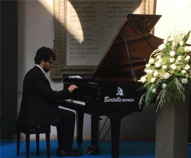 Lezioni di pianoforte per tutti i livelli e teoria e solfeggio