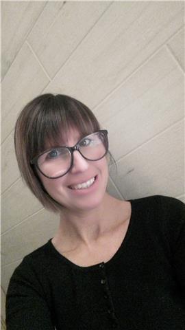 Insegnante paziente e solare, mi piace motivare gli studenti. corsi di informatica di base, passione per storia e geografia e matematica