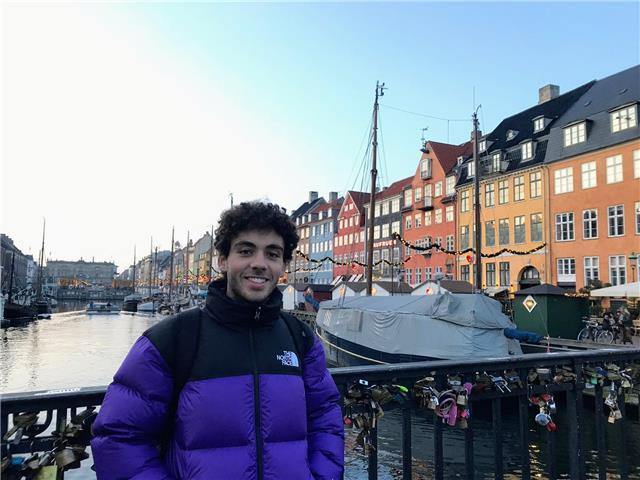 Studente di Lingue per l'Intermediazione specialista in Francese e Tedesco