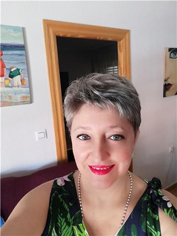 Soy profesora de inglés y alemán doy clases de alemán y de inglés económicas y con garantías. también hago traducciones en ambos idiomas