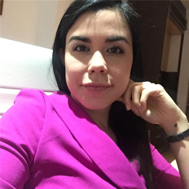 Soy médico, bilingüe, con inglés avanzado, para practicar la conversación en inglés