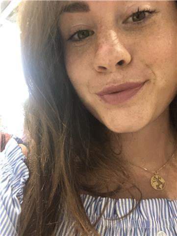 Ragazza che ha vissuto per tre anni tra Inghilterra e Spagna offre lezioni di inglese e spagnolo a ragazzi di elementari medie e superiori a Rho, Garbagnate e pero