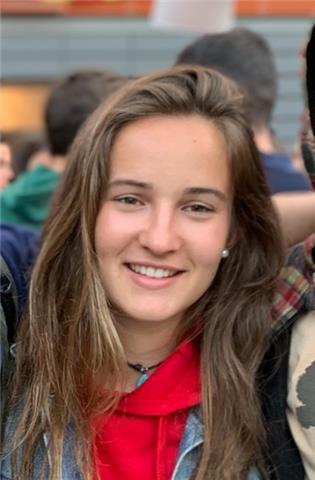 Trabajadora en el sector de la energia solar, busco enseñar a niños y niñas conceptos relacionados con la biología i la ciencia