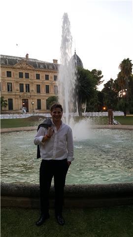 Doy clases particulares de una forma metodológica motivante lúdica y con buen trato para alumnos