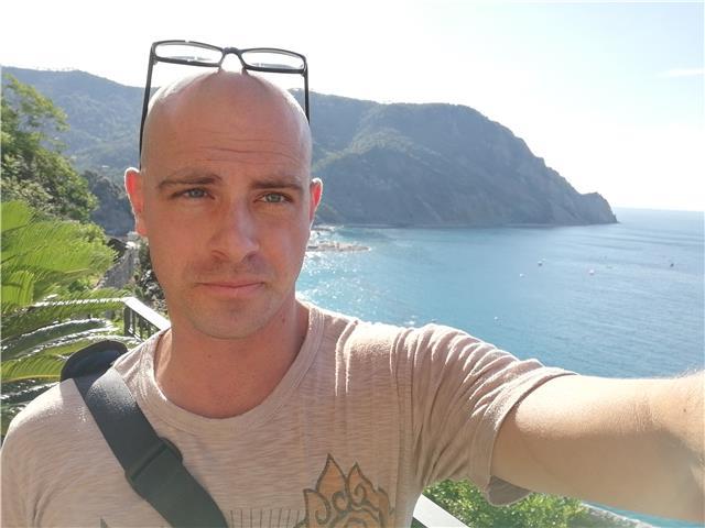 Insegnante laureato con master in didattica delle lingue