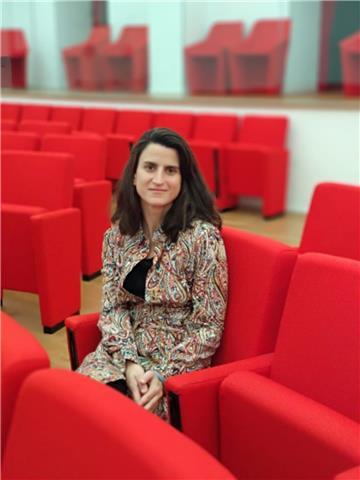 Insegnante madrelingua, di Buenos Aires, da nove anni in Italia