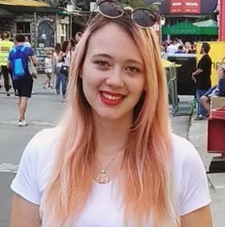 Laureata in lingue orientali all'università Ca Foscari offre lezioni private di GIAPPONESE di livello base e livello intermedio