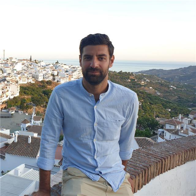 Nativo frances con experiencia