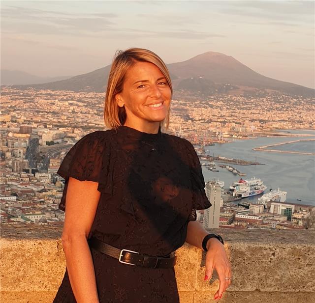 Laureata in lettere, offre lezioni di recupero e ripetizioni di italiano per ragazzi delle scuole superiori, scuola media ed elementari