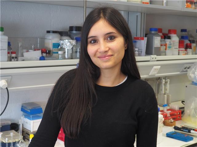 Profesora para clases de biología, química y matemáticas para eso y bachiller