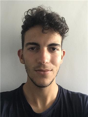 Estudiante de bioquímica en la universidad de sevilla da clases para los niveles de primaria, eso y bachillerato en las asignaturas de química, física, matemáticas, biología y lengua