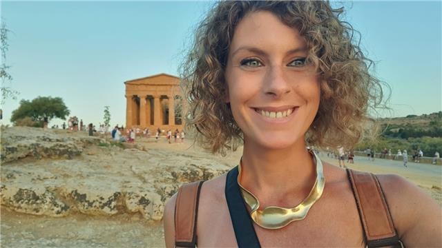 Laureata in Filosofia e Storia, docente di italiano. Consulente di filosofia Pratica
