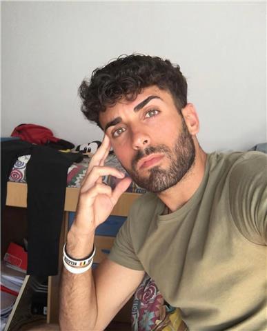 Estudiante universitario con un nivel b2 de ingles en cambridge se ofrece para impartir clases