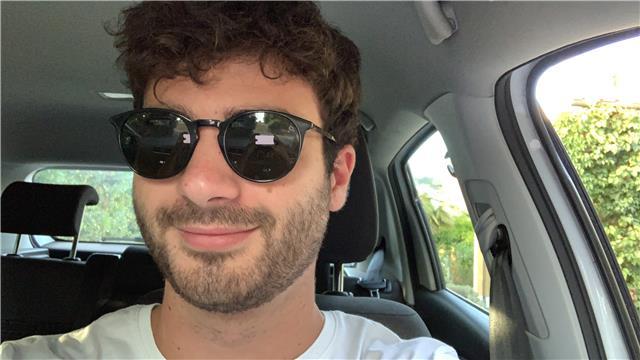 Sono uno studente di economia aziendale al 3 anno di corso, offro ripetizioni di italiano, storia e matematica per gli studenti delle scuole medie e superiori.
Per l’università offro aiuto per esami di organizzazione aziendale, gestione, matematica e mate