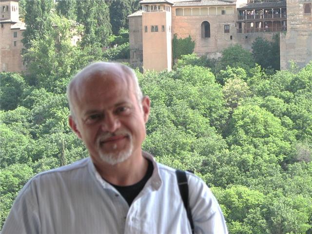 Profesor de ciencias sociales, lengua y literatura, filosofía, historia, geografía