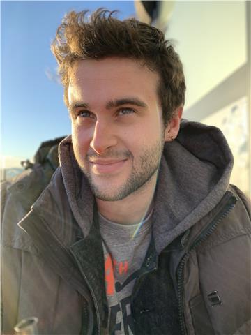 Persona muy simpática y con ganas de enseñar. abierto a todo el público que necesite mi ayuda