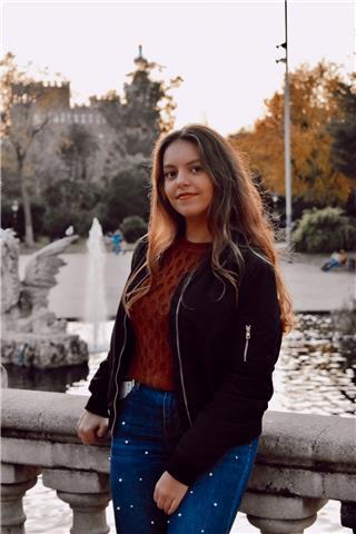 Diseñadora gráfica ofrece clases particulares de diseño gráfico en madrid