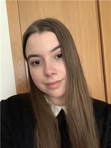 Doy clases particulares de inglés a alumnos de primaria y eso (estudiante universitária de filología inglesa)