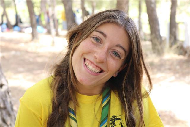 Universitaria y monitora juvenil imparte clases a jóvenes de la eso