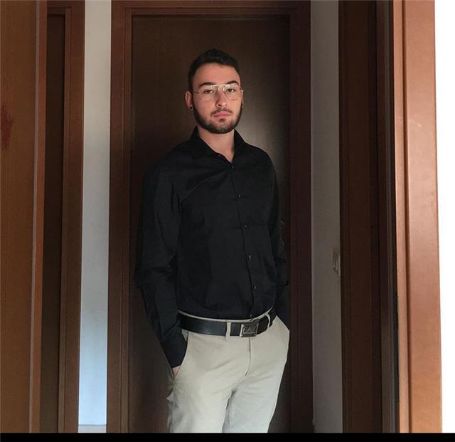 Studente universitario offre lezioni private o di gruppo di inglese. (elementari, medie e superiori)