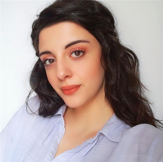 Studentessa laureanda magistrale offre aiuto per lo svolgimento dei compiti a casa per ragazzi di scuole medie e superiori