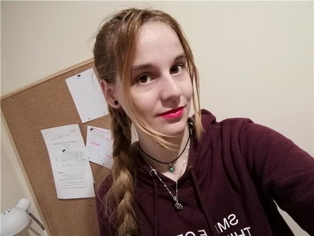 Estudiante universitaria ofrece servicios de clases particulares de lengua castellana y literatura para adolescentes de la eso