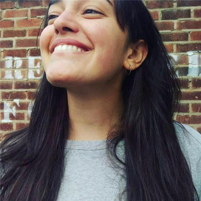 Insegnante laureata magistrale in lettere moderne