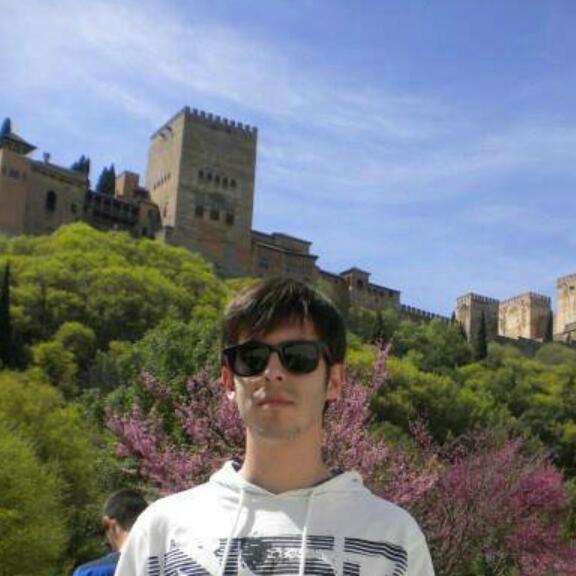 Graduado en derecho imparte clases de lengua y de comentario de texto para ebau